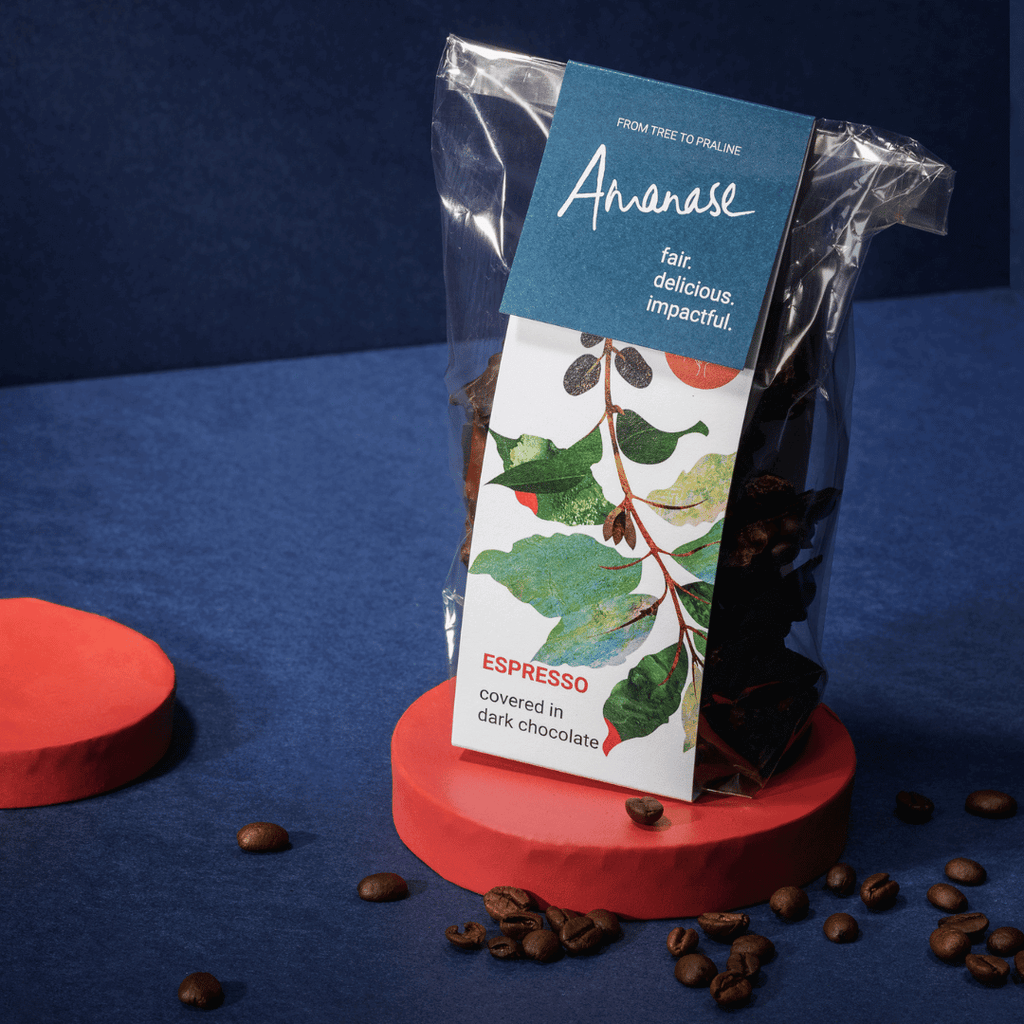 Amanase Espressobohnen umhüllt von veganer Bio-Schokolade – Fair und handgemacht in Ghana